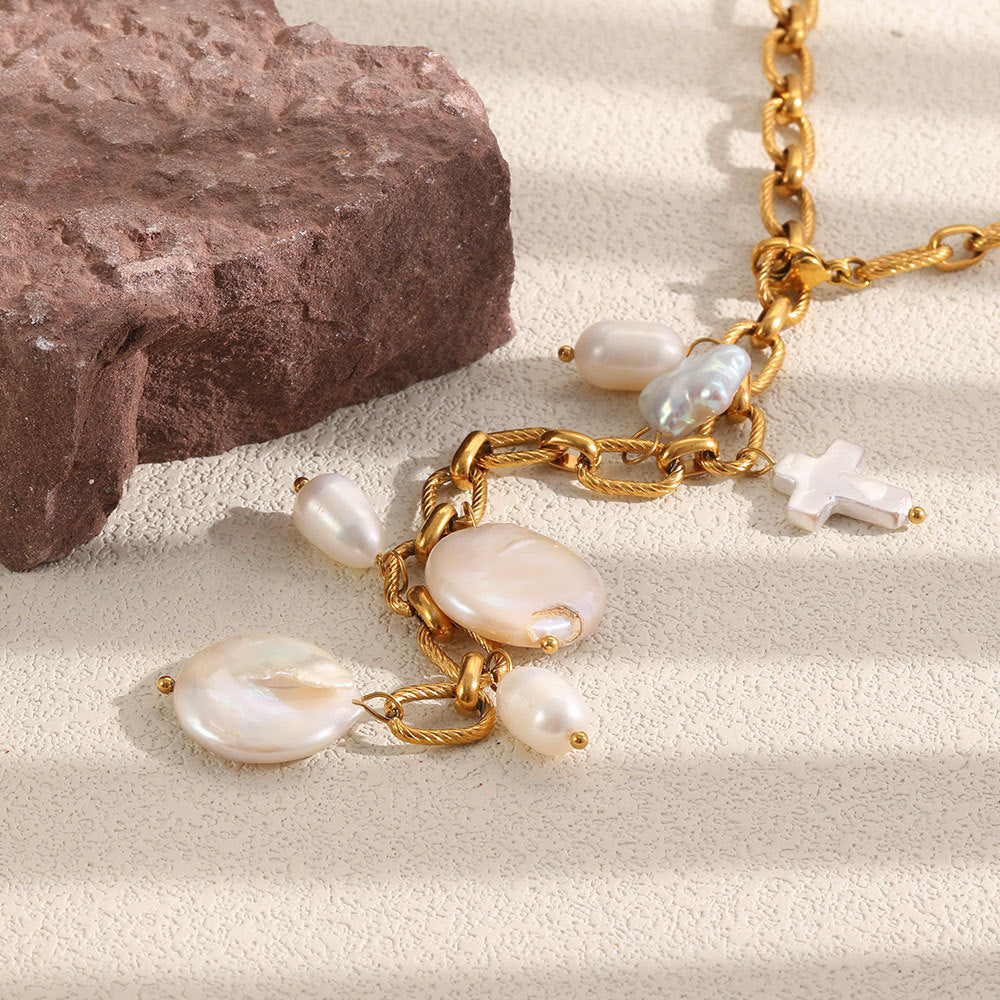 Regal Rediance Pearl Noir Necklace