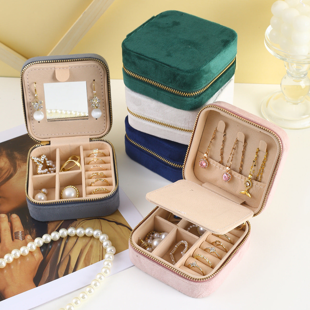 Regal Rediance Velvet Mirror Vault Box