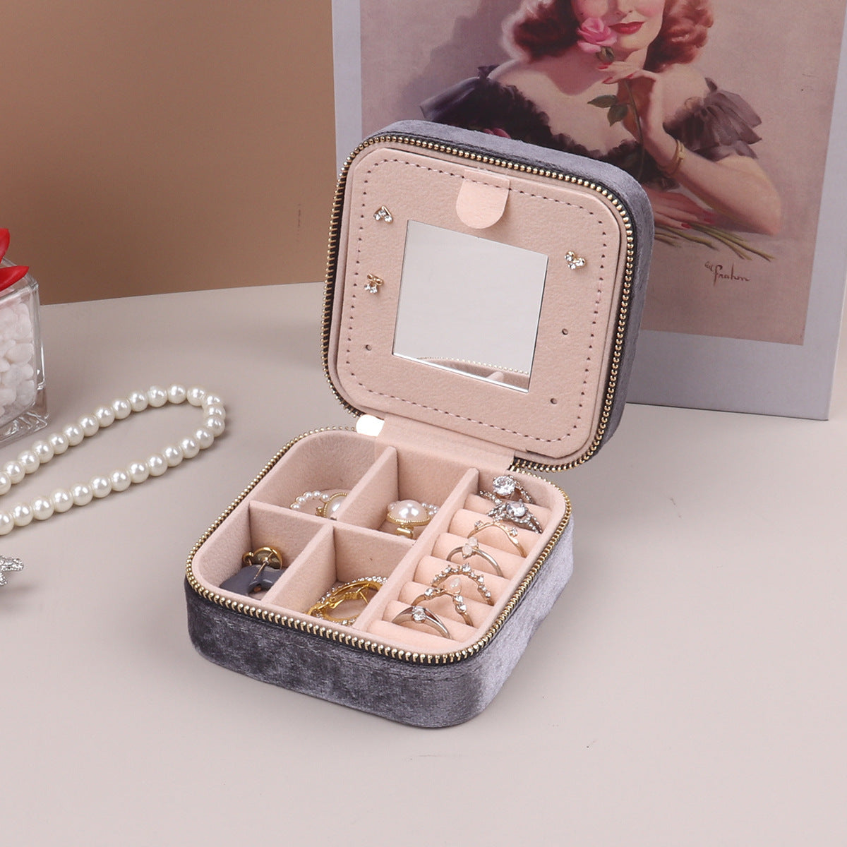 Regal Rediance Velvet Mirror Vault Box